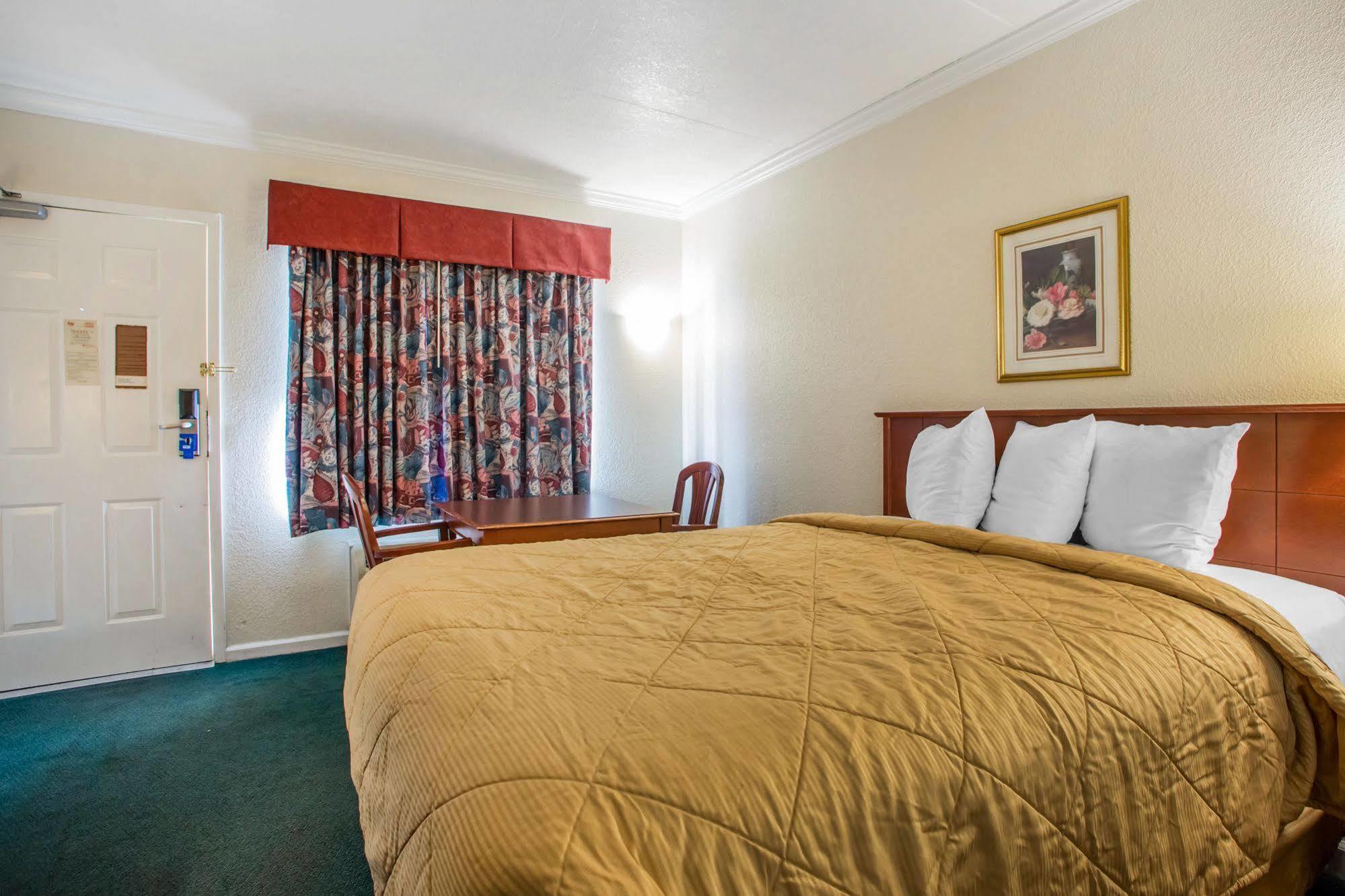 Hometowne Studios By Red Roof Egg Harbor-Atlantic City Airport Egg Harbor Township Zewnętrze zdjęcie